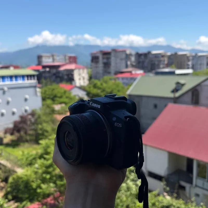 Canon R100 в идеальном состоянии. — Батуми — 1 250 ₾