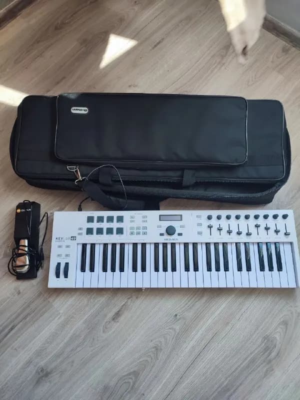 Arturia keylab 49, кейс, педаль. Комплект 550 лари. Тбилиси. Метро варкетили. Причина отъезд из стр — Тбилиси — 550 ₾