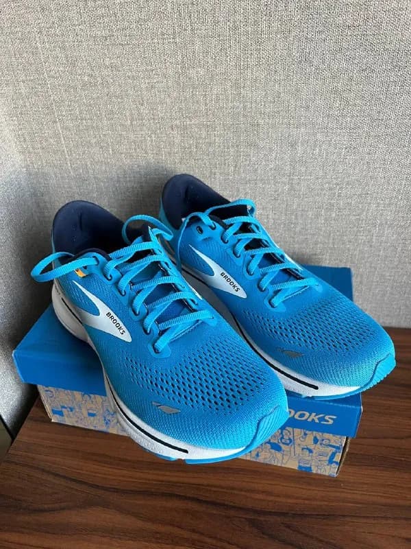 Brooks Ghost 15, размер 10, стелька по замеру 28.5 см. Состояние 9.5/10, несколько тренировок, не по — Тбилиси — 280 ₾