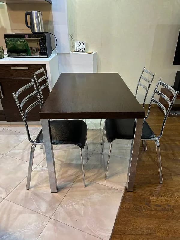 120*70. Стульев 4 штуки. — Тбилиси — 260 ₾