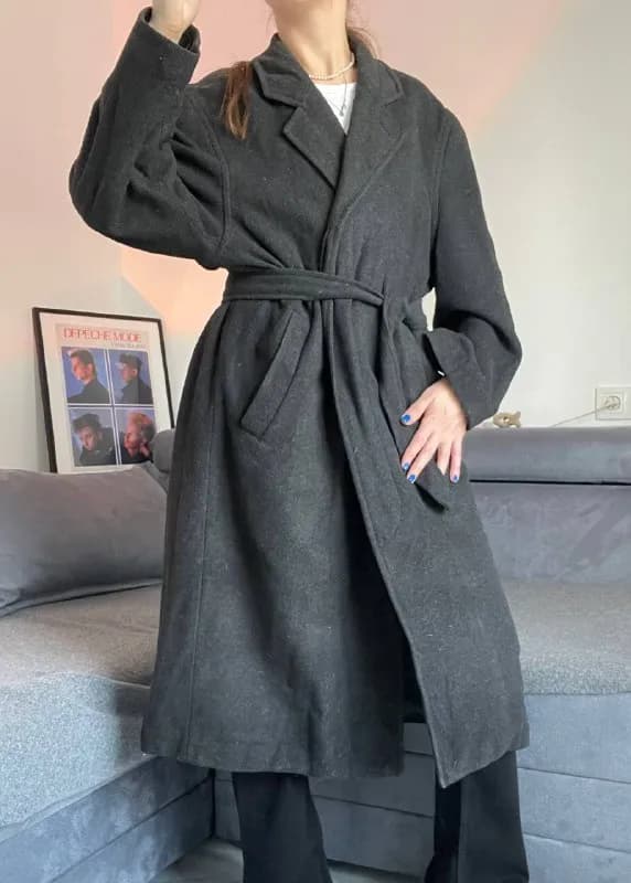 1. Пальто серое. Сост. Хорошее. Size M. 40 лари. — Тбилиси — 40 ₾