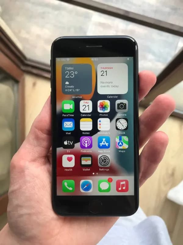iPhone 7, 32 GB — Тбилиси — 100 $
