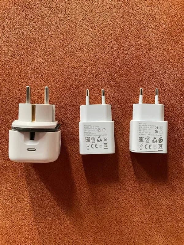 1) Apple 20w type-c оригинал — 50 лари — Тбилиси — 50 ₾