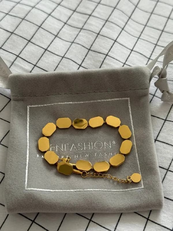 15 лари — Тбилиси — 15 ₾