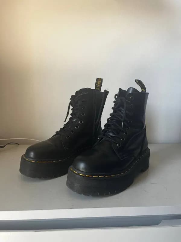 Dr. Martens Jadon, 38 размер. Носились очень мало, в отличном состоянии. Ботинки топ, но мне к сожал — Тбилиси — 650 ₾