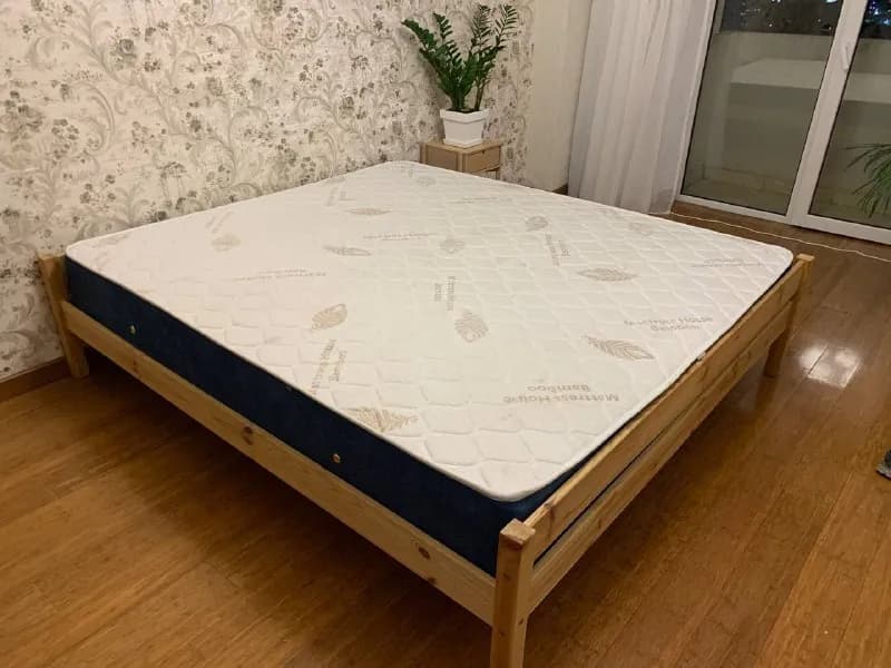 180×200×25 ортопедический! Продаю в связи с переездом! Матрас новый и практически не использовал — Тбилиси — 450 ₾