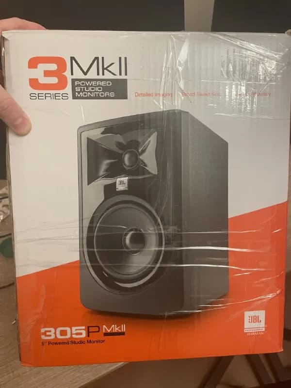 JBL 305P MKII 3 series (активные двухполосные студийные мониторы) — Тбилиси — 250 ₾