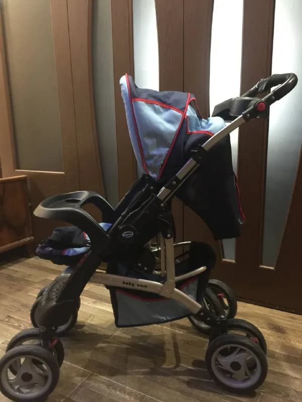 Baby care. Чистая, в хорошем состоянии. Три положения спинки, ручка перекидывается вперёд и назад. В — Тбилиси — 100 ₾
