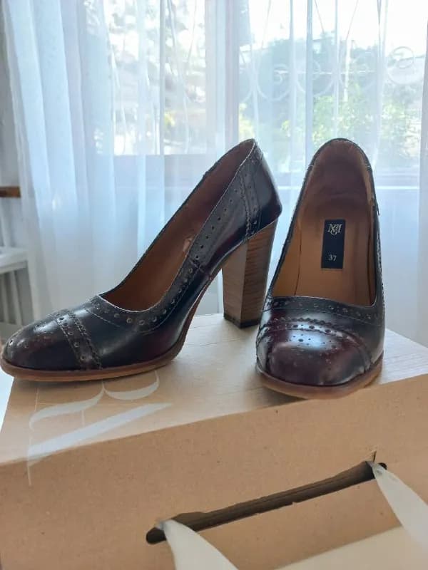 Mango, 37 р. В очегь хорошем состоянии, носила мало есть незаметно следы носки. 30 лари — Тбилиси — 30 ₾