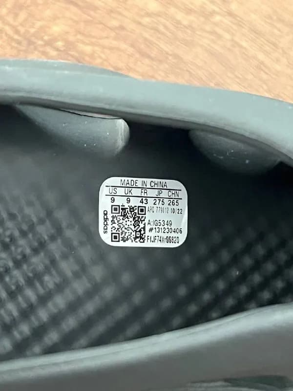 Yeezy Foam Runner Carbon — Тбилиси — 180 $