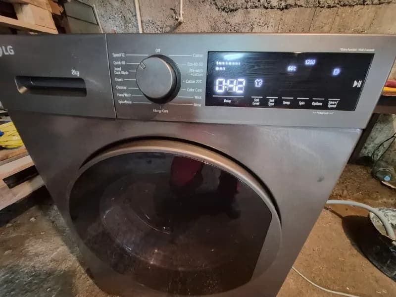 LG 8 kg, инвертор+ сенсор.2024 года вапуска.Возможна доставка и монтаж по Батуми 400 лари, торг уместе — Батуми — 400 ₾