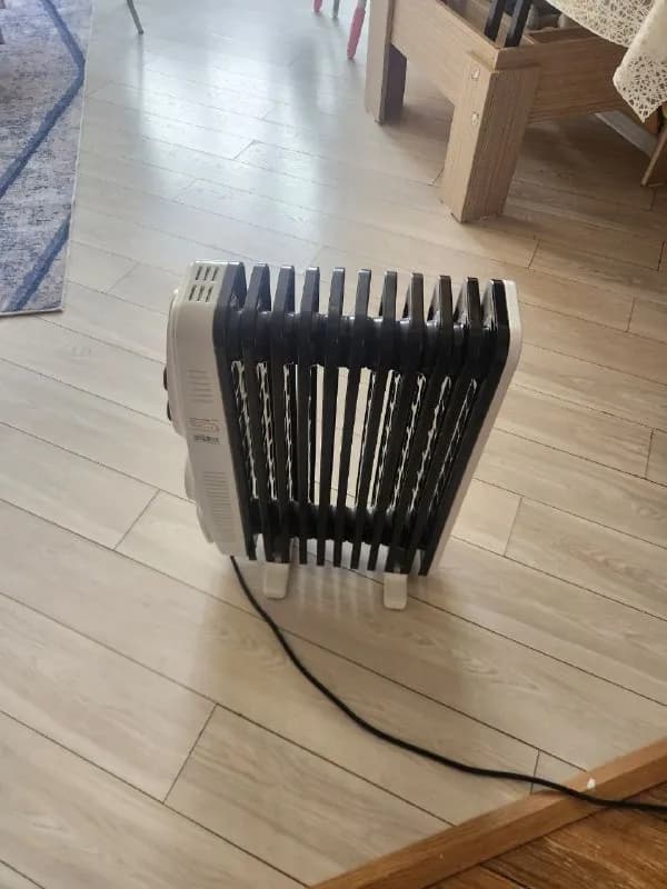 Midea 11 секций 2300W с вентилятором — 125 лари — Батуми — 125 ₾