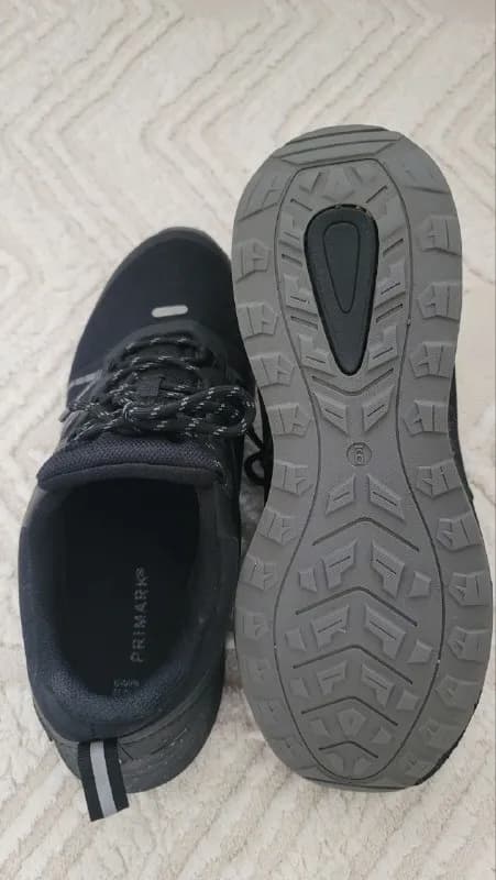 Adidas оригинал, 80 лари, на размер 40-41. Primark, водонепроницаемые, 50 лари, на размер 41-42. С — Батуми — 80 ₾