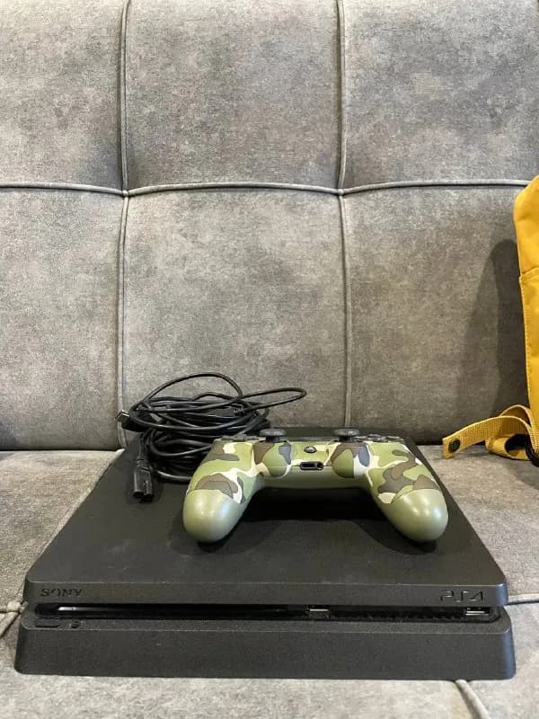 PS4 Slim 500 gb — Тбилиси — 450 ₾