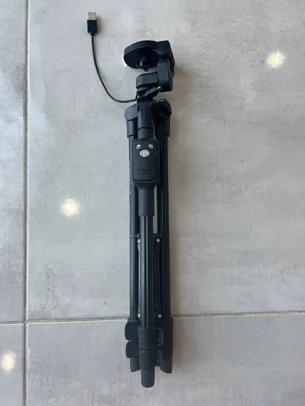 Yunteng VСТ-5208RM, чёрный в хорошем состоянии. Высота -1м — Батуми — 25 ₾