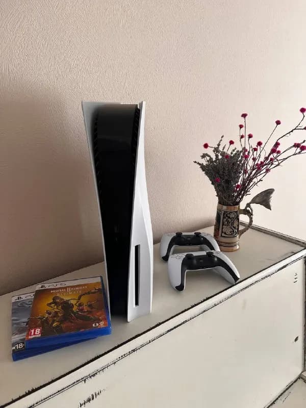 PS5, с дисководом, 2 играми на дисках — мк 11 и god of war рагнарек. На аккаунтах: куплен хогвартс л — Тбилиси — 1 300 ₾