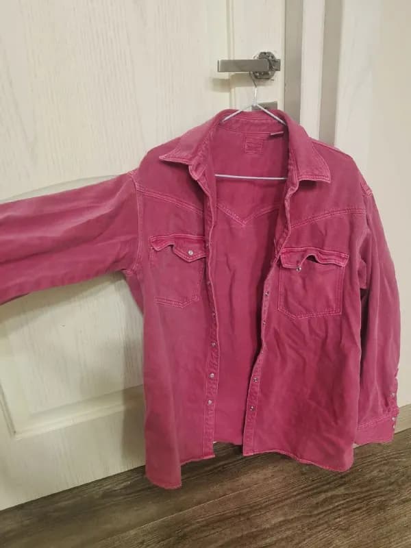levis, размер s, состояние 10/10, очень приятная ткань — Тбилиси — 150 ₾