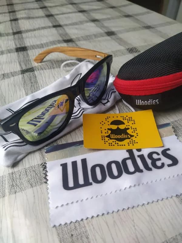 Woodies. Новые. Поляризованные. Идеальны для зимних курортов. В комплекте: очки, чехол, мешочек, тр — Тбилиси — 100 ₾