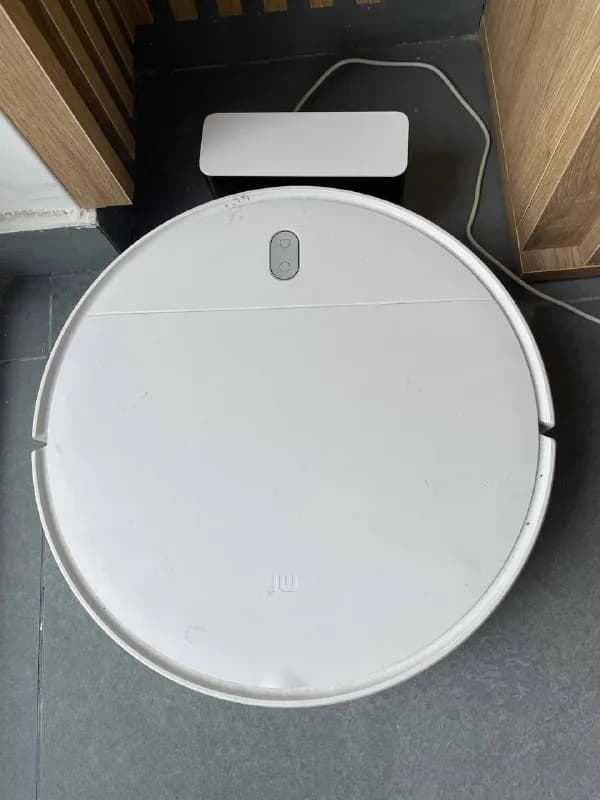 Xiaomi Robot Vacuum-Mop Essential (1,5 года использования) 300 лар — Тбилиси — 300 ₾