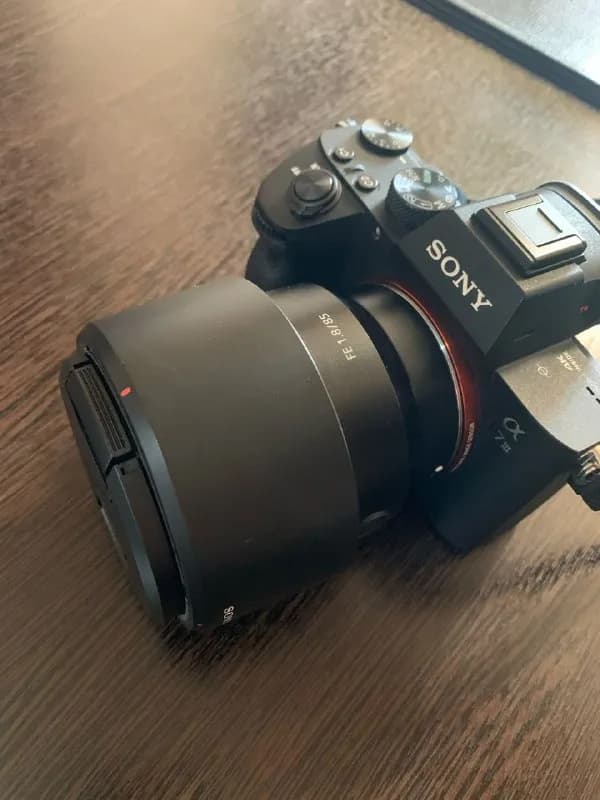 Sony FE 85 mm f/1.8. — Тбилиси — 1 400 ₾