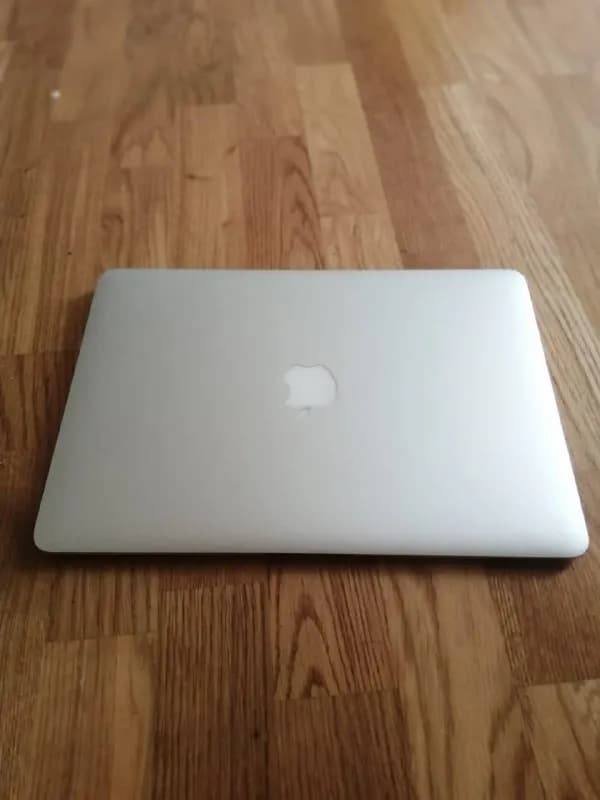 Macbook Air 2017 13» — Тбилиси — 4 ₾