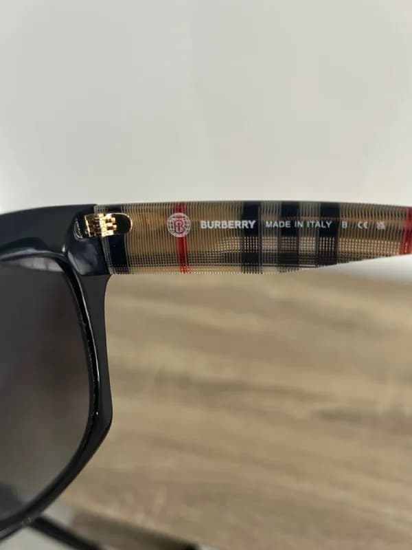 Burberry, абсолютно новые. — Тбилиси — 200 $