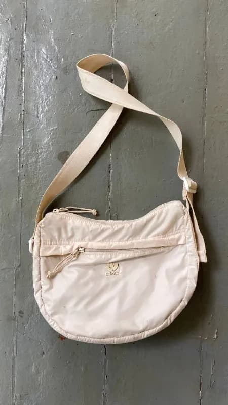 1. плащ черный (кожа) — Тбилиси — 70 ₾