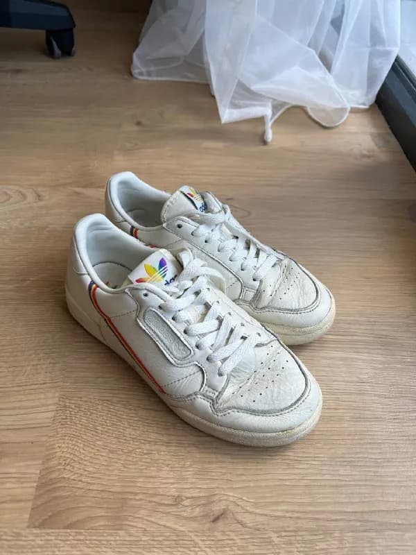 1) Кеды Adidas Continental, размер eu 38 — 40 лари — Тбилиси — 40 ₾