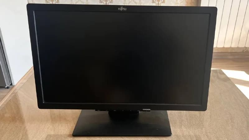Fujitsu E22T-7 1920×1080 (VGA, DVI, HDMI). Тбилиси, Торнике Эристави 1. 150лари — Тбилиси — 1 ₾