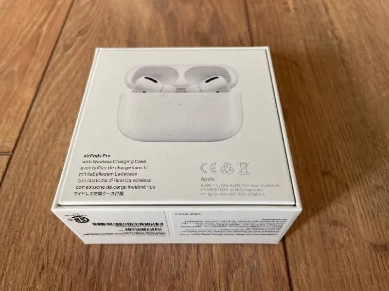 AirPods Pro Wireless Case, в комплекте вся документация и амбушюры. Цена 15 лари, забирать в Глдани — Тбилиси — 15 ₾