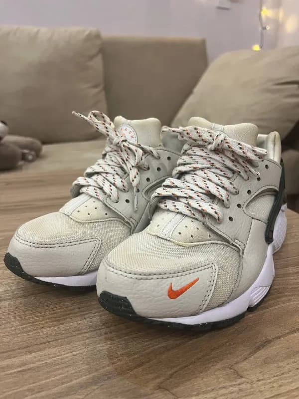 Nike Huarache женские, оригиналы, не подошли по размеру, носила около месяца, размер US 5.5Y, UK 5, — Тбилиси — 80 ₾