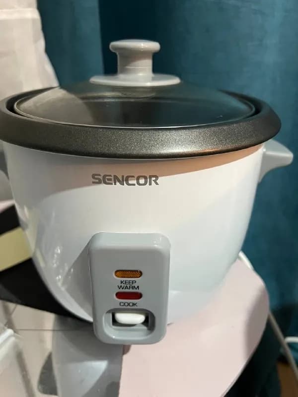 Sencor SRM 0600WH, покупалась год назад, состояние на 4 (небольшие царапины на чаше), очень удобная — Тбилиси — 50 ₾