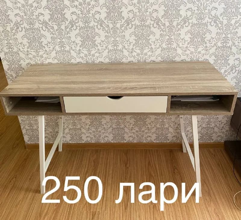 1. Рабочий стол из Jysk 120×48×76 — 250 лари — Тбилиси — 250 ₾