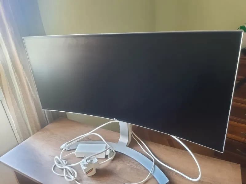 ultrawide монитор LG 34UC98 — Тбилиси — 1 050 ₾