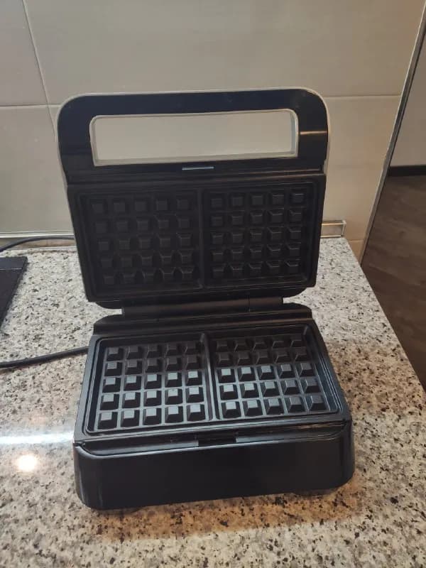 DeLonghi MultiGrill Easy — Тбилиси — 250 ₾