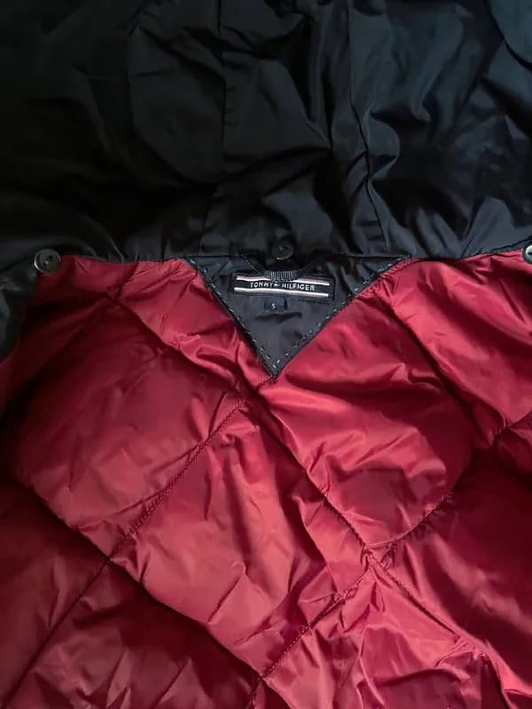 Tommy Hilfiger (покупала в Финляндии) — Тбилиси — 150 ₾