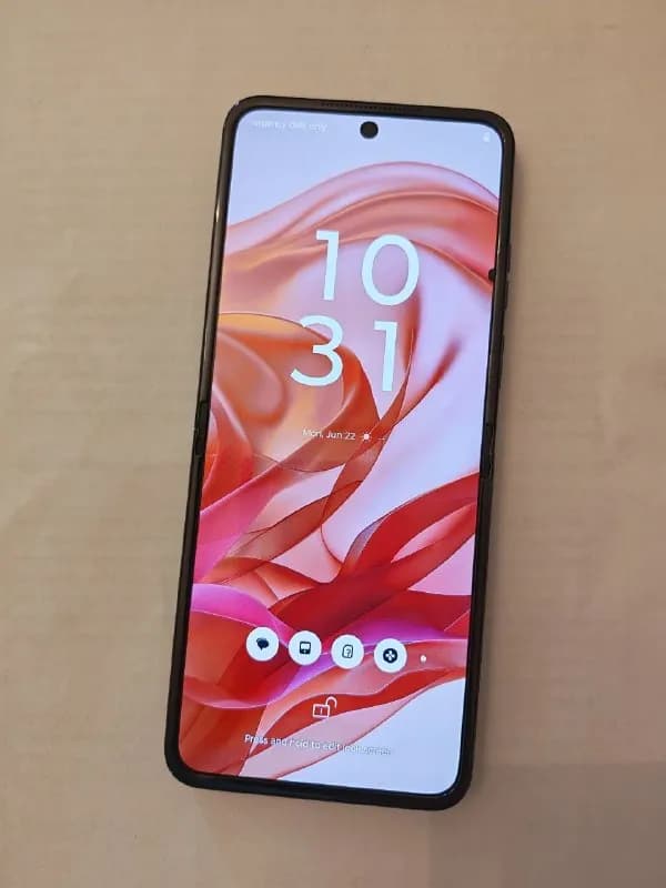 Motorola RAZR 50 (2024) раскладушка за 500 лари — Тбилиси — 500 ₾