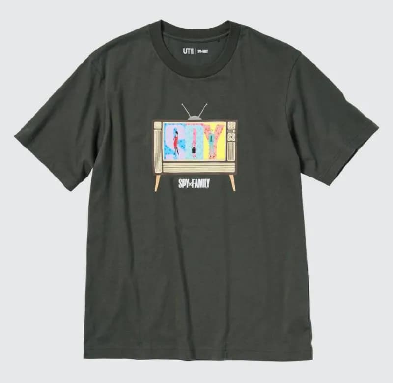 UNIQLO с принтами: Naruto, Attack titan, SPY family… — Тбилиси — 25 $