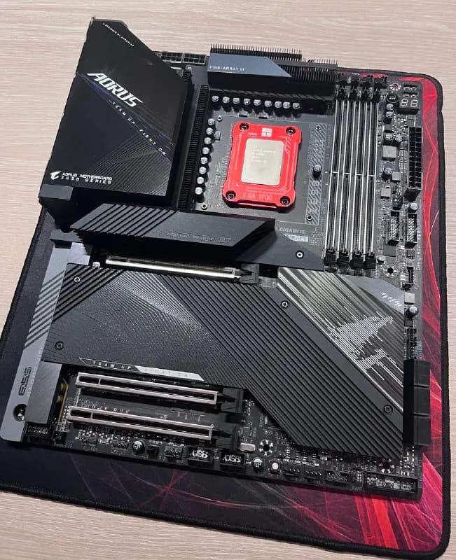 gigabite z690 aorus master — Тбилиси — 270 ₾