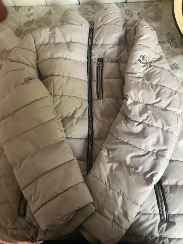 Moncler, все бырки на месте, размер S/цена-300лари — Тбилиси — 300 ₾