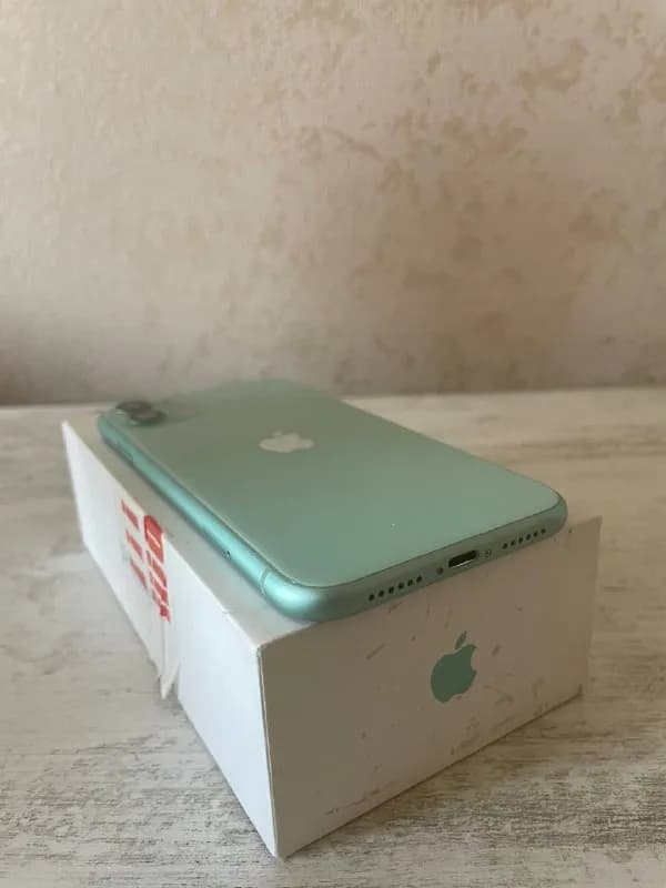 iPhone 11 в приятном мятном цвете — Тбилиси — 850 ₾