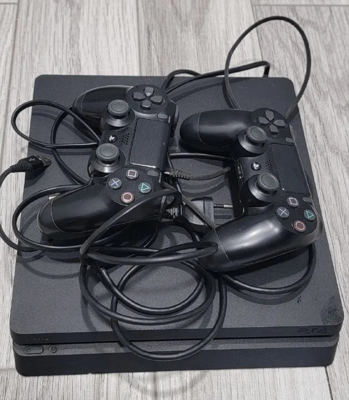 PS4. 500 Гб. 2 джойстика. 450 лари. — Батуми — 450 ₾