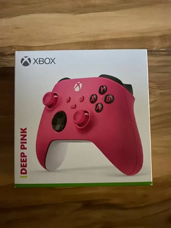 Xbox one s с акаунтом где есть Ultimate можете еще 25 дней играть во все игры в комплекте коробка и — Батуми