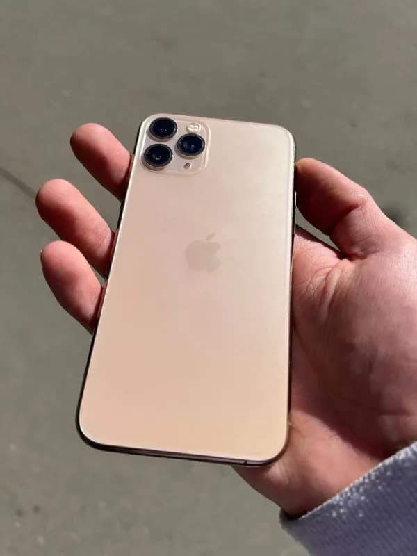 Iphone 11 pro Gold 64 go 900 лари — Тбилиси — 900 ₾