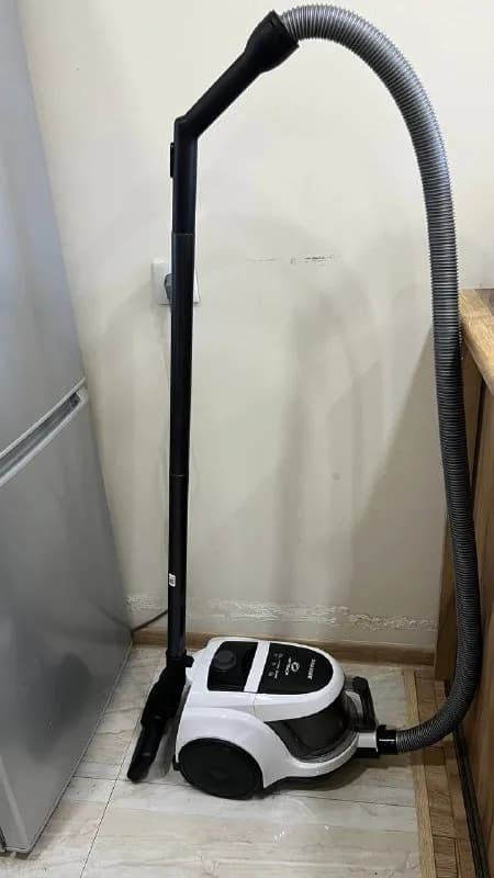 1. Пылесос Sumsung Air Track — 170 лари — Тбилиси — 170 ₾
