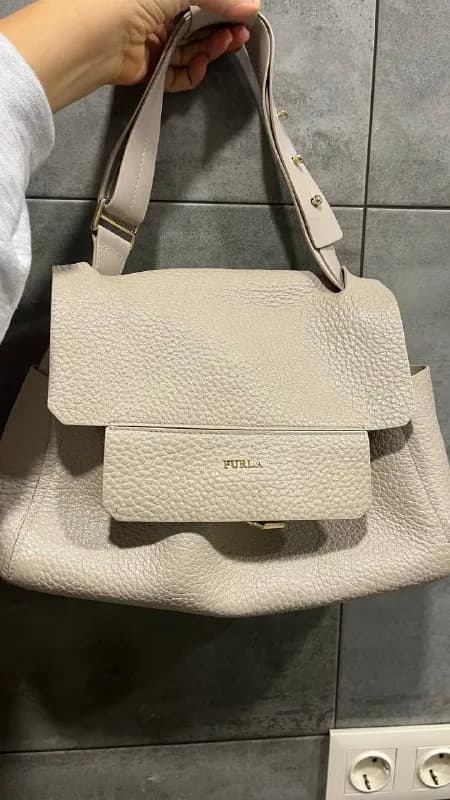 Furla, носилась бережно, имеются следы носки, исключительно мягкая кожа, цвет голубино-серый, в — Тбилиси — 200 ₾