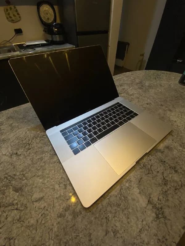MacBook Pro 2018 15″ — Тбилиси — 450 ₾