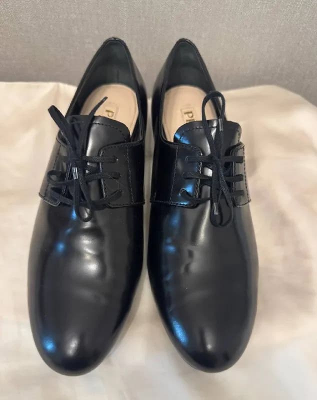 Prada, размер 37,5, цена 430 лари; — Батуми — 430 ₾