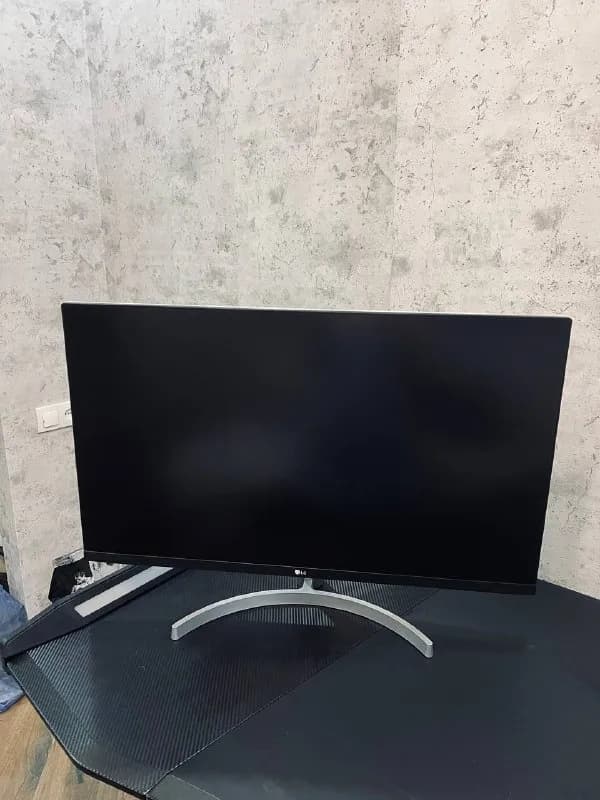 4K-монитор LG 32UN500-W (32 дюйма). — Батуми — 520 ₾