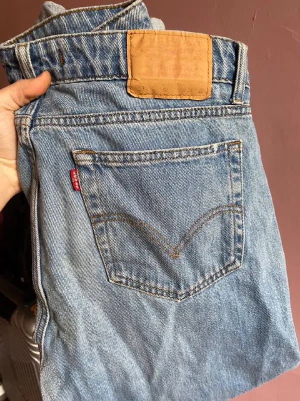 Levis за 15 лари — Тбилиси — 15 ₾